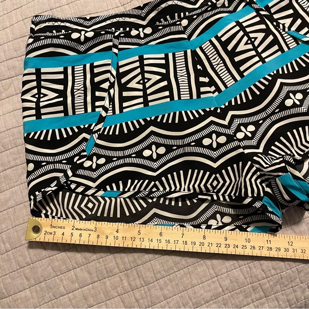 VOLCOM Women's Swim Cover Pull-on Shorts Black White & Turquoise Print Medium - Picture 2 of 9